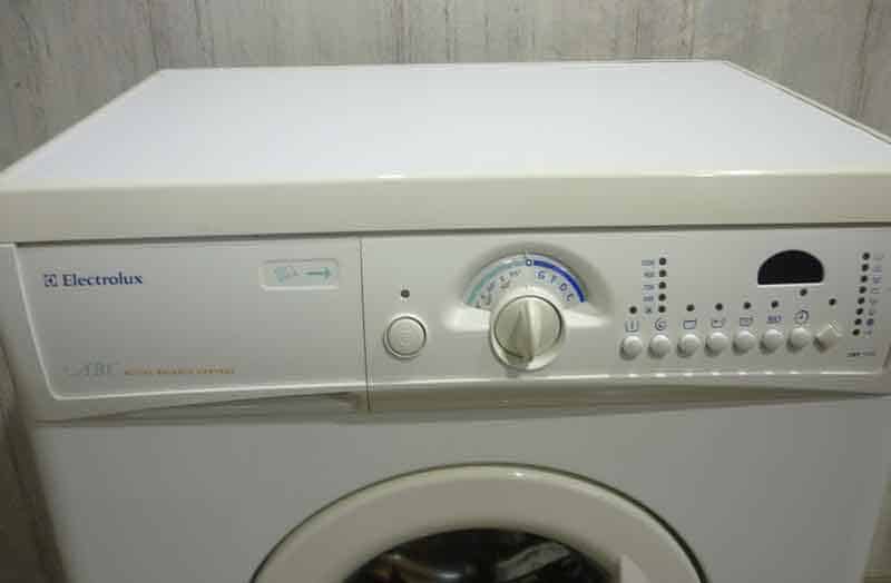 Стиральная машина  Electrolux ews 1046 