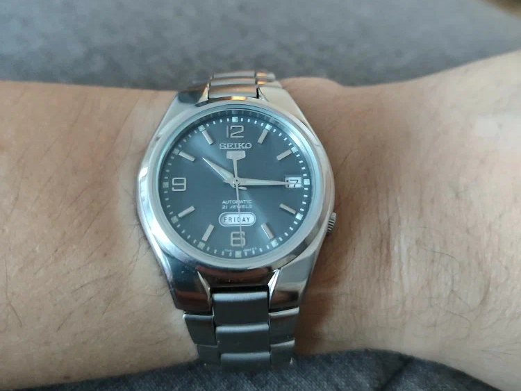 Фото мужских часов Seiko SNK621K1