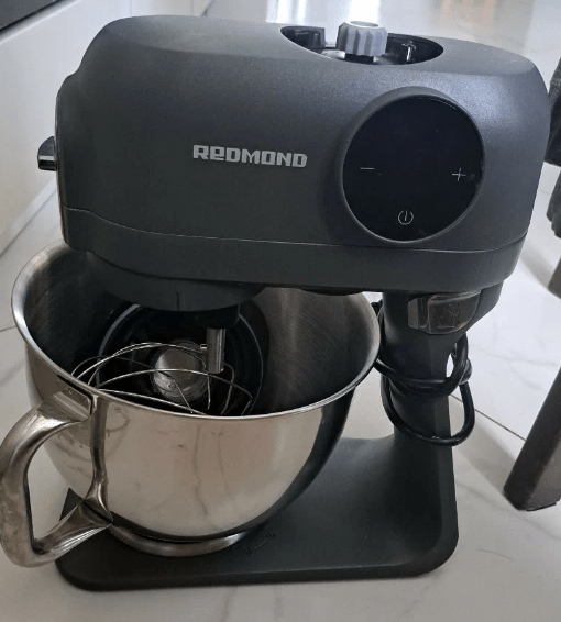 Фото кухонной машины REDMOND FM615
