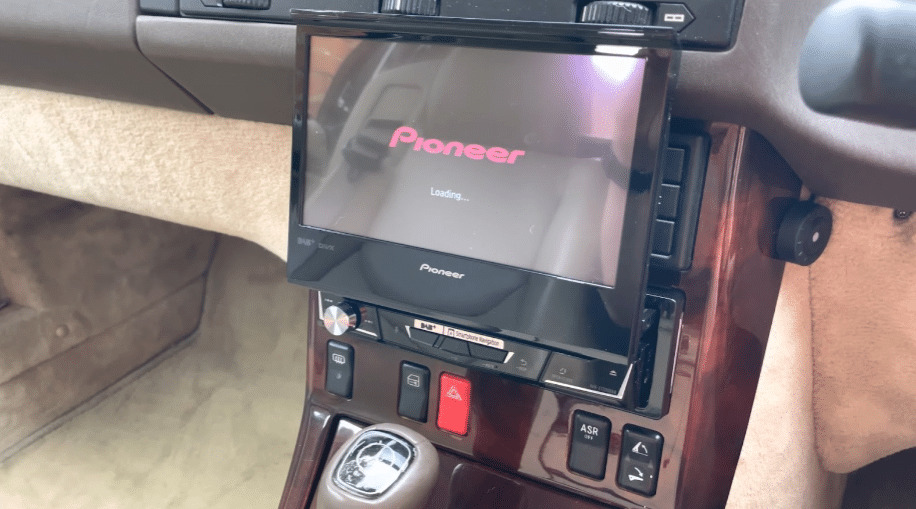 Фото автомагнитолы Pioneer AVH-A7250BT