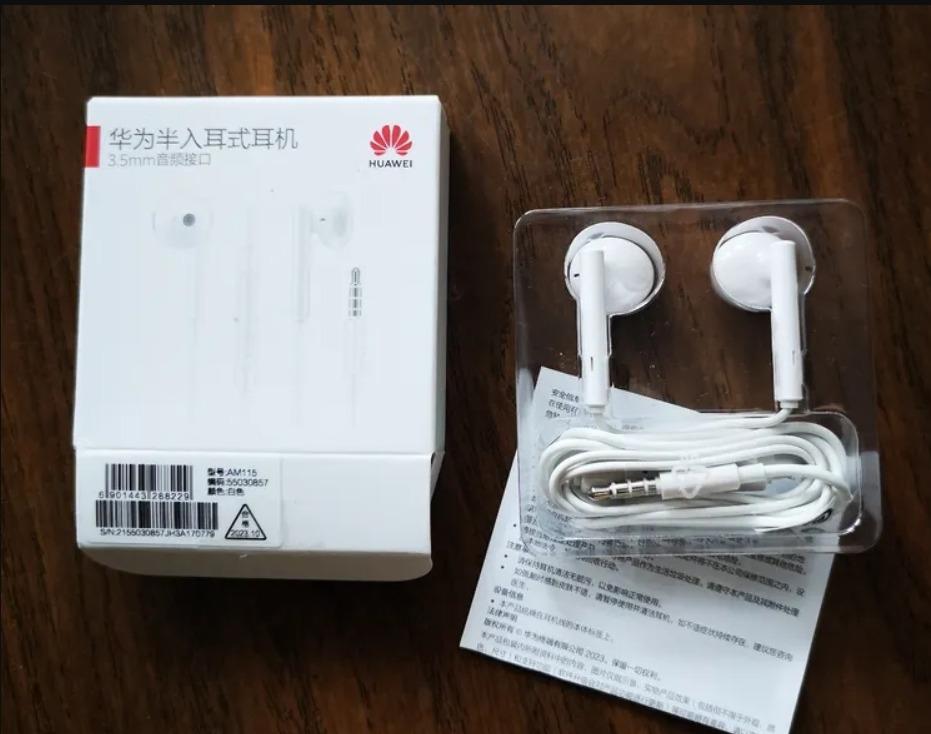 Фото проводных наушников HUAWEI AM116
