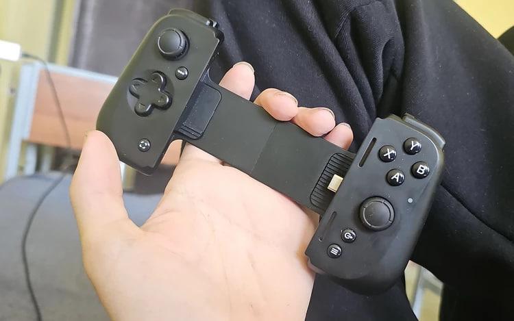 Фото геймпада Razer Kishi V2 