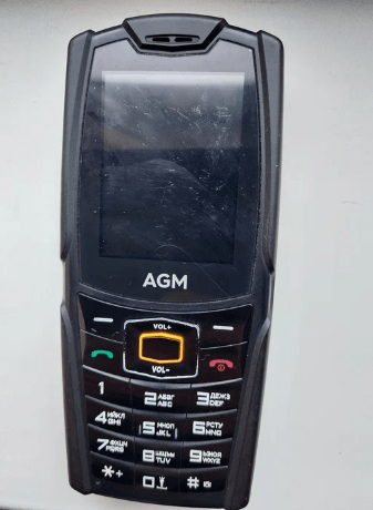 Фото кнопочного телефона AGM M6