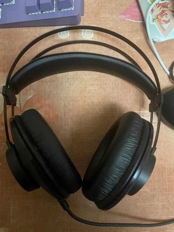 Фото наушников AKG K 52