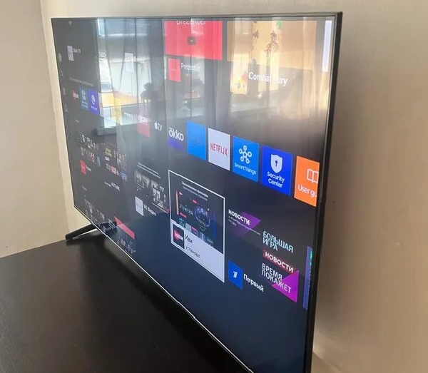Фото телевизора Samsung UE43DU8000UX