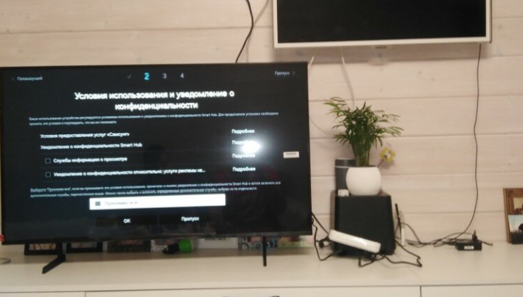 Фото телевизора Samsung UE65DU7100UXRU