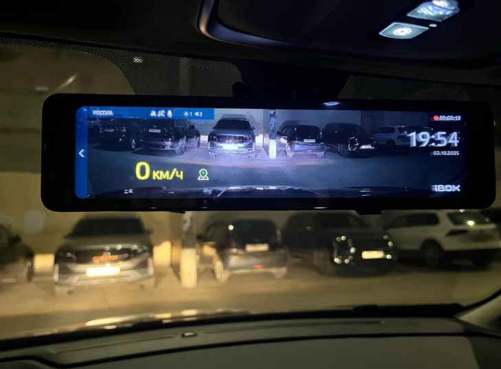 Фото видеорегистратора-зеркала iBOX Rover GPS Dual