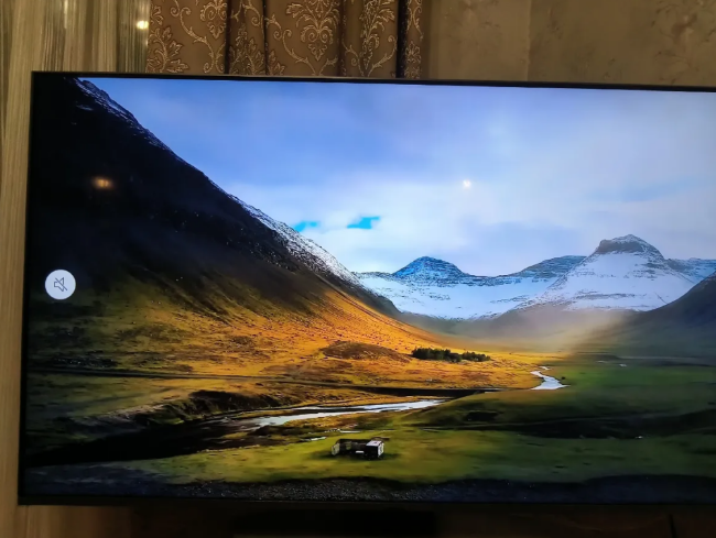 Фото телевизора Samsung QE50Q80DAUX